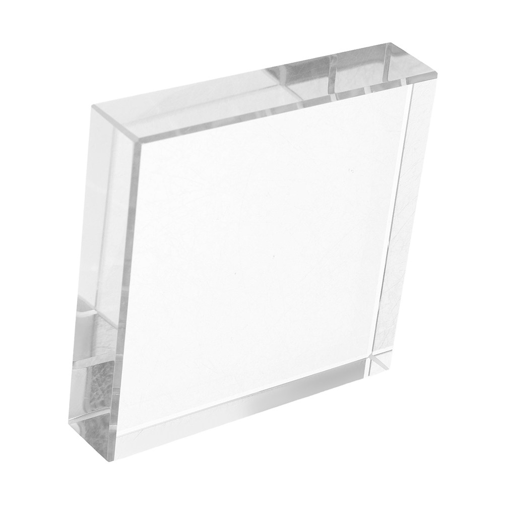 透明なクリスタル製の正方形のペーパーウェイト。重厚感があり、 - Paper Weight Crystal のレビューと価格